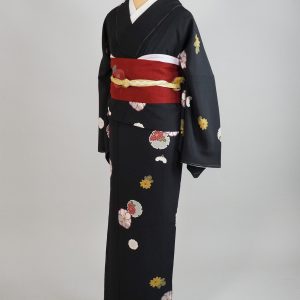 K112 黒ちりめん雪輪花
